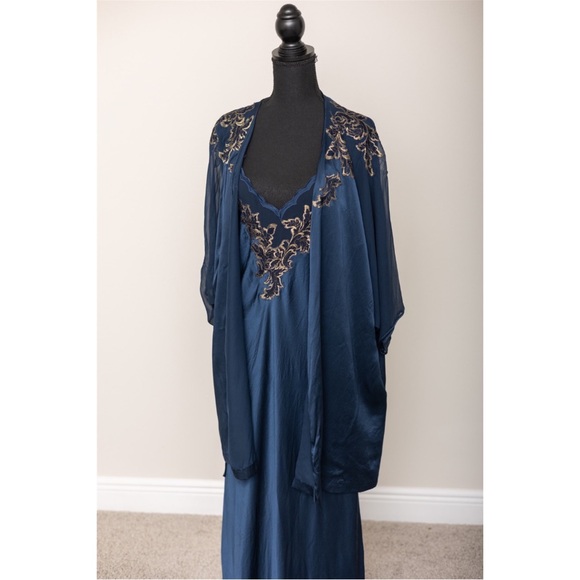 80s Natori Dark Blue and Gold Embrodiered Vintage Nightgown and Robe Size M-L - Picture 6 of 8